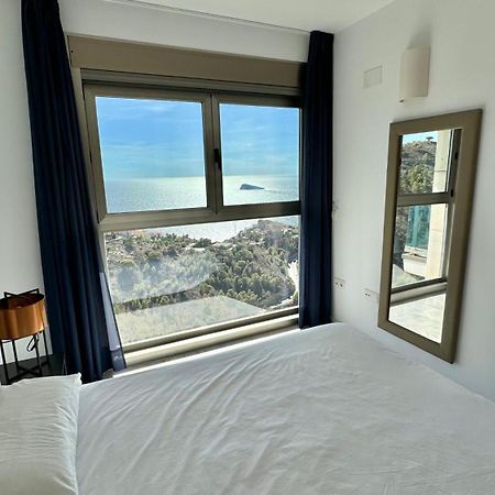High Rise Apartment On The 39Th Floor With Private Terrace And Sea Views Бенидорм Экстерьер фото