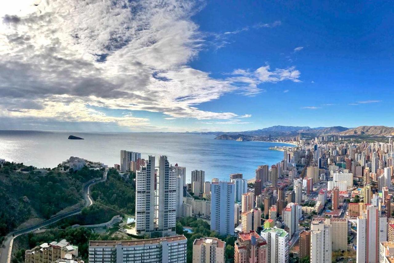 High Rise Apartment On The 39Th Floor With Private Terrace And Sea Views Бенидорм Экстерьер фото