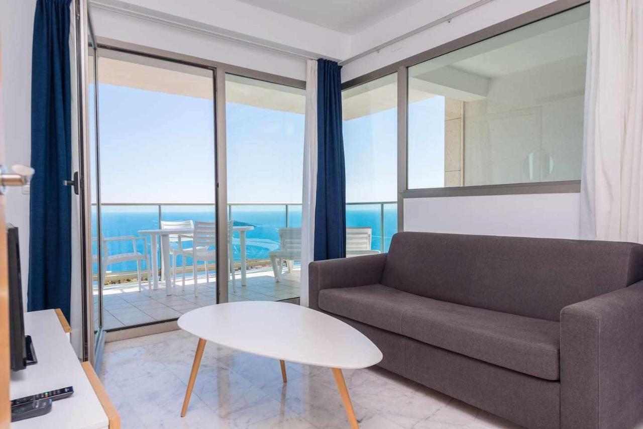 High Rise Apartment On The 39Th Floor With Private Terrace And Sea Views Бенидорм Экстерьер фото