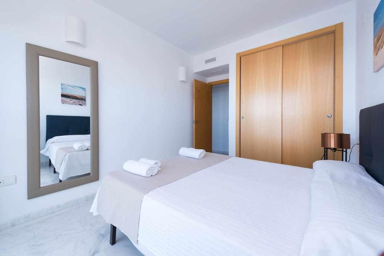 High Rise Apartment On The 39Th Floor With Private Terrace And Sea Views Бенидорм Экстерьер фото