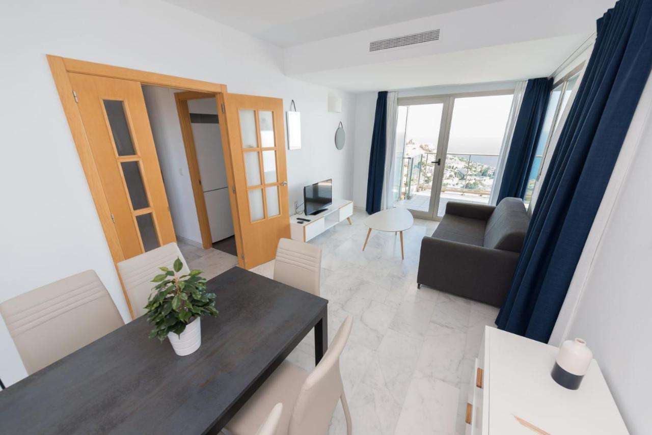 High Rise Apartment On The 39Th Floor With Private Terrace And Sea Views Бенидорм Экстерьер фото